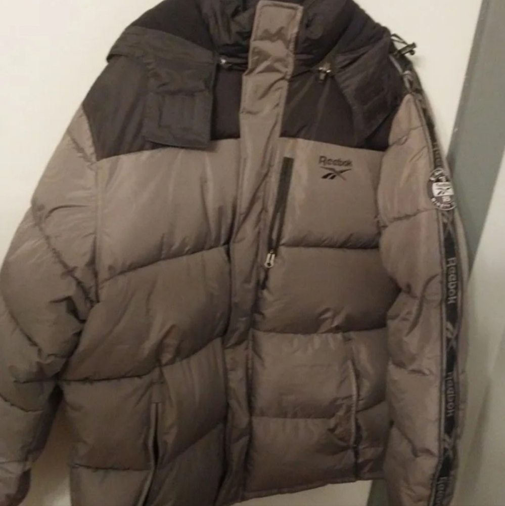 Reebok Men's Black and Gray Puffer Jacket - Picture 6 of 6